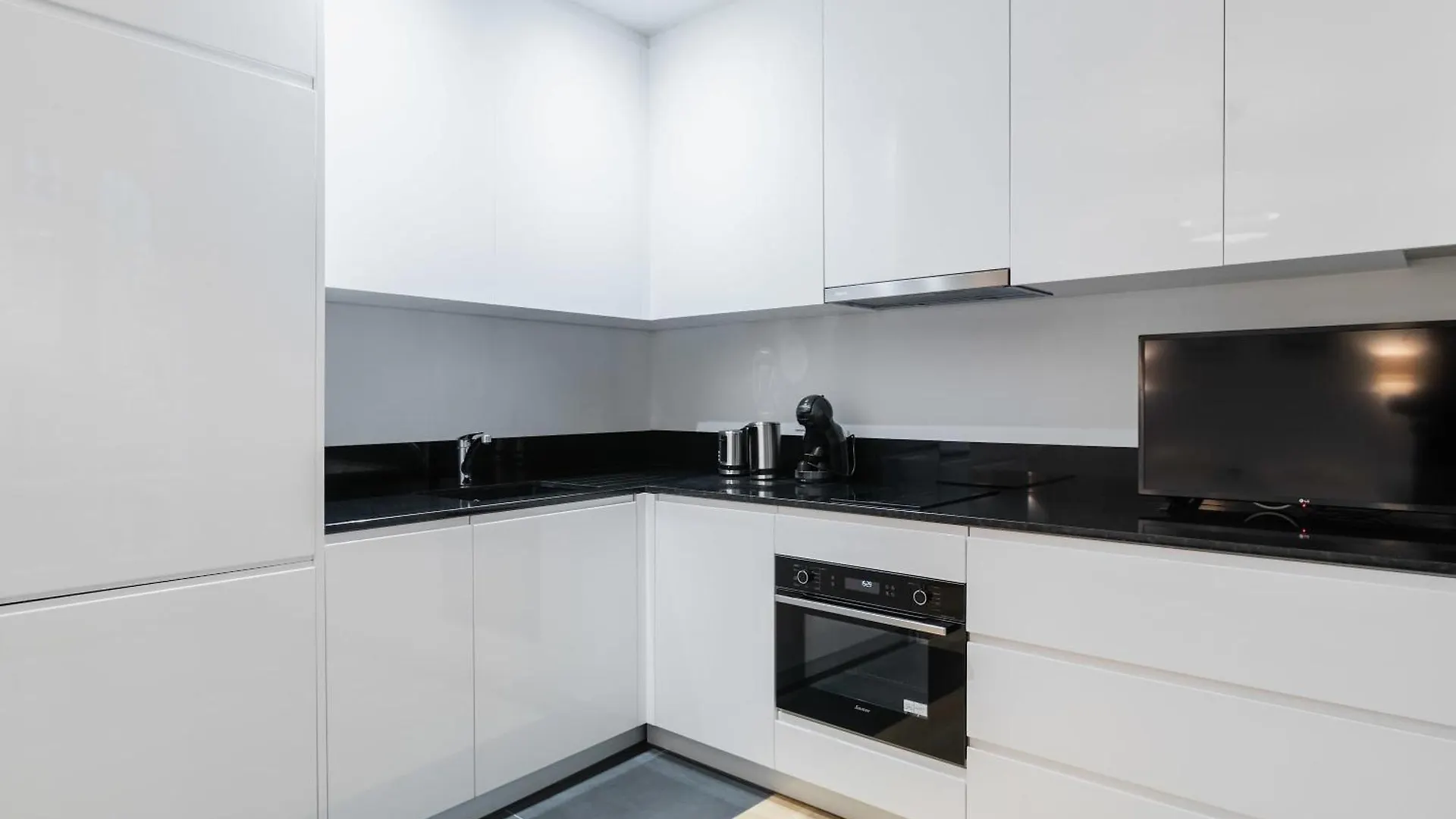 Daire Studio Refait A Neuf Montmartre - Paris 18 - 2P - Flat-Guest